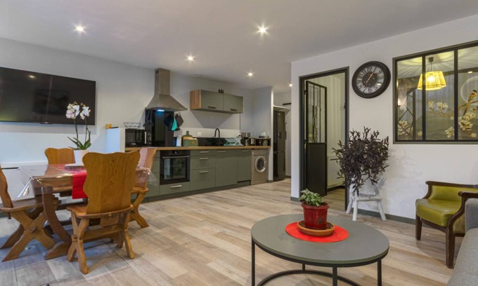 Chateau-Chinon Apartment | 43 m² Apartment ∙ 1 bedroom ∙ 2 guests