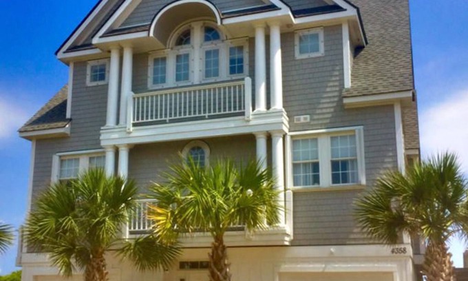 North Topsail Beach House | 4358 Island Dr Oceanfront 5BR, 4.5 bath, Internet, Community Pool