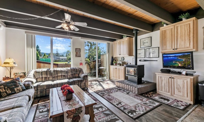 Tahoe Keys Condo | 439AW Tahoe Keys Studio Perfect Couples Get Away