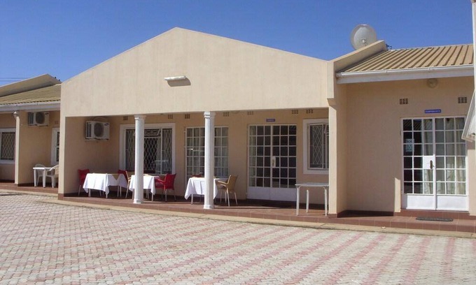 Lusaka Cabin | 44 m² Lodge ∙ 127 guests