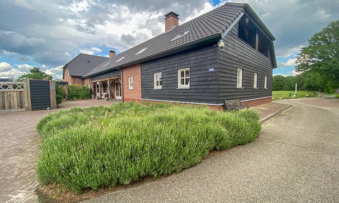 Uden House | 440 m² House ∙ 9 bedrooms ∙ 20 guests