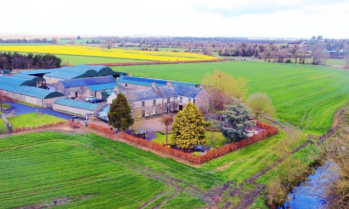 Stradbally Bed & Breakfast | 4400 m² Bed and breakfast ∙ 9 bedrooms ∙ 30 guests