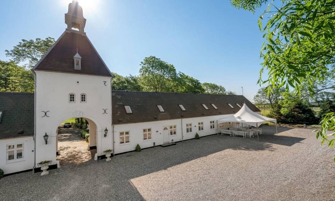 Ulfborg Apartment | 443 m² Apartment ∙ 1 bedroom ∙ 20 guests