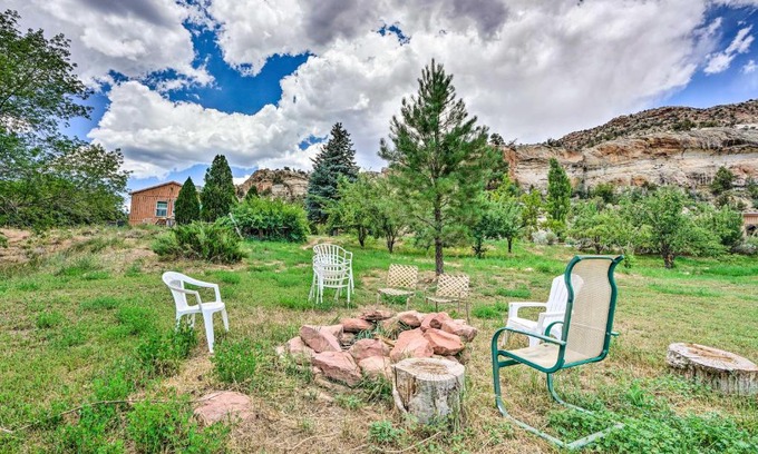 Paradox House | 45-Acre Paradox Sanctuary with Grill and Decks!