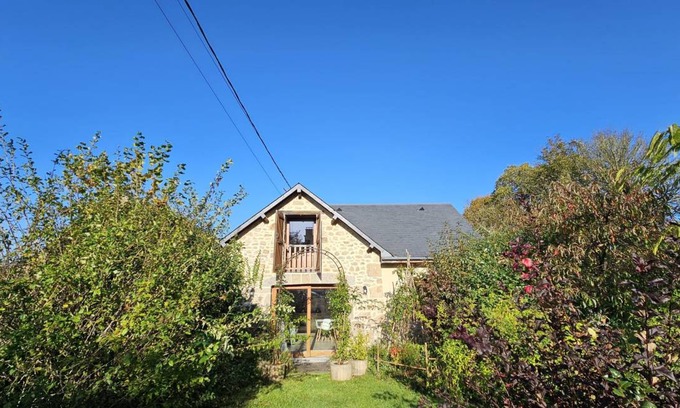 Marcillac-la-Croisille House | 45 m² Gîte ∙ 1 bedroom ∙ 2 guests