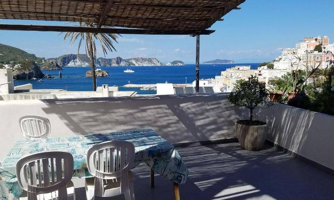 Ponza Apartment | 45 m² Apartment ∙ 1 bedroom ∙ 4 guests