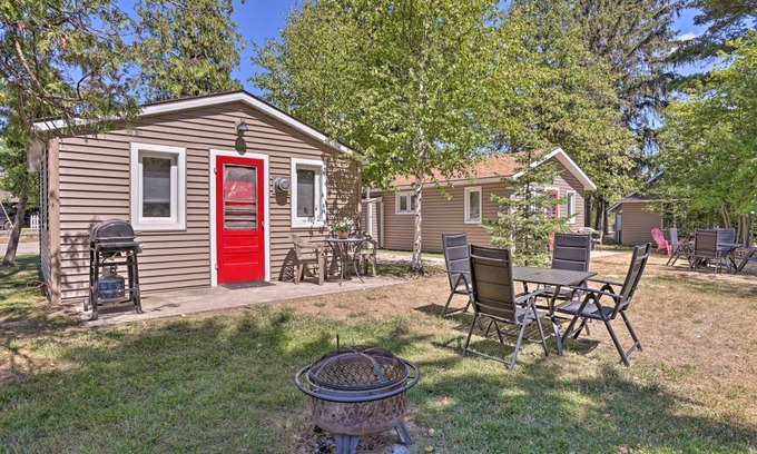 Suttons Bay Cottage | 45 m² Cabin ∙ 1 bedroom ∙ 2 guests