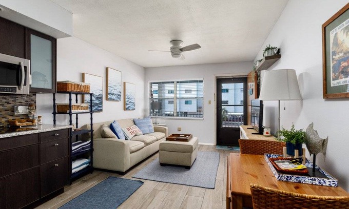 Sunset Beach Condo | 45 m² Condo ∙ 1 bedroom ∙ 4 guests