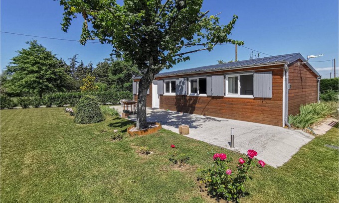 Saint-Ouen-les-Vignes House | 45 m² House ∙ 2 bedrooms ∙ 4 guests