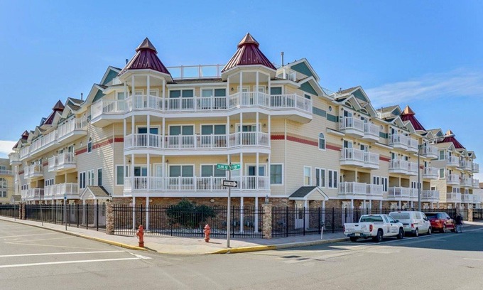 Seaside Heights House | 45 Seconds to the beach! Seaside doesn't get any better than this!