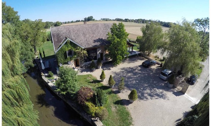 Argilly Cottage | 450 m² Cabin ∙ 7 bedrooms ∙ 14 guests