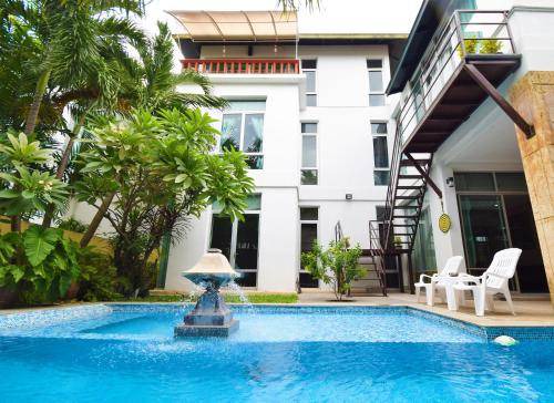 Na Chom Thian Resort | 450 m² Resort ∙ 5 bedrooms ∙ 16 guests