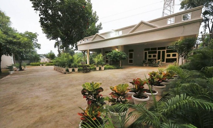 Panchkula Villa | 450 m² Villa ∙ 3 bedrooms ∙ 8 guests