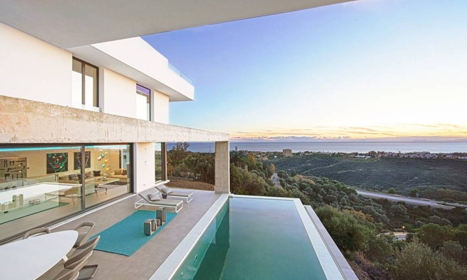 Marbella Villa | 450 m² Villa ∙ 4 bedrooms ∙ 7 guests