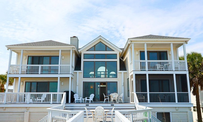 Saint Helena Island House | 458 Tarpon Blvd - New to VRBO! Resort Access Included!