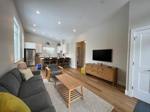 East Kootenay Apartment | 4595 Alpine Way by StayIn