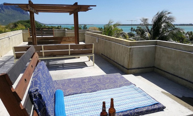 La Gaulette Apartment | 45C Coco Canopy Sea views Hiking Kiting Beaches Adventure