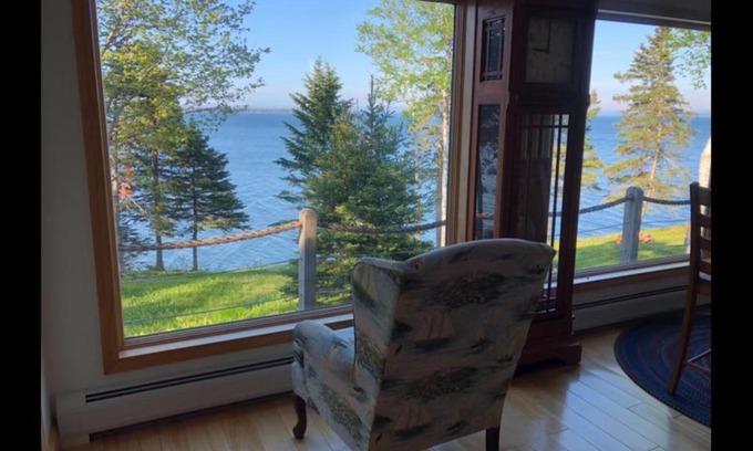 Perry House | 45th Parallel Oceanfront