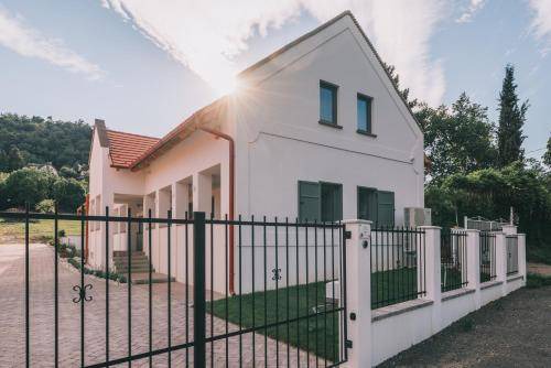 Szigliget Apartment | 46 m² Apartment ∙ 2 bedrooms ∙ 4 guests