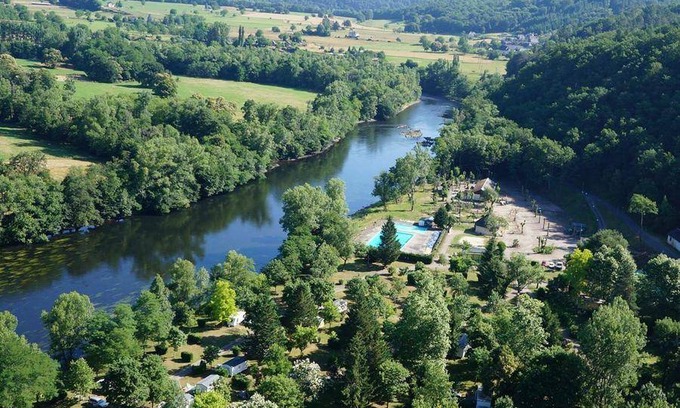 Monceaux-sur-Dordogne Ski Chalet | 46 m² Chalet ∙ 2 bedrooms ∙ 6 guests