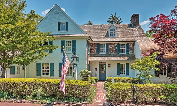 Lansdale House | 464 m² House ∙ 4 bedrooms ∙ 9 guests