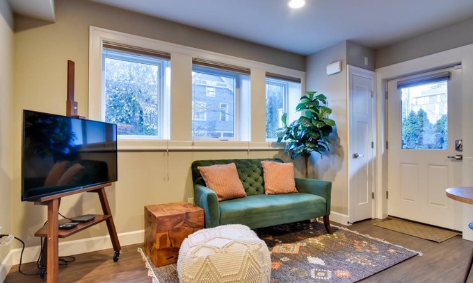 Goose Hollow Apartment | 48 m² Apartment ∙ 2 guests