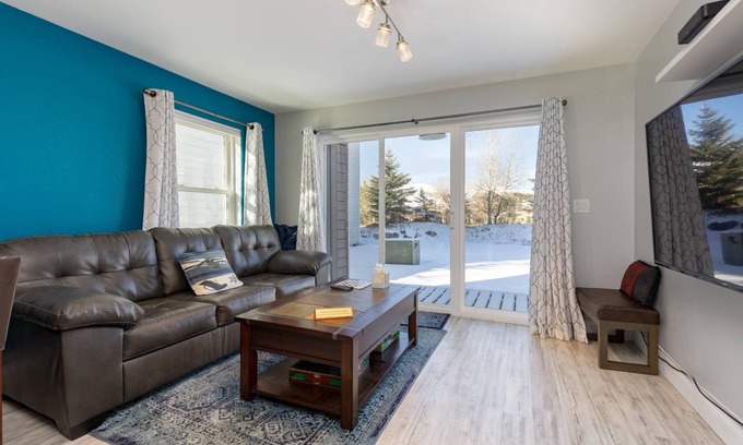 Summit Cove Condo | 48 m² Condo ∙ 1 bedroom ∙ 2 guests
