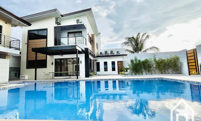 Mabalacat City Villa | 480 m² Villa ∙ 4 bedrooms ∙ 4 guests
