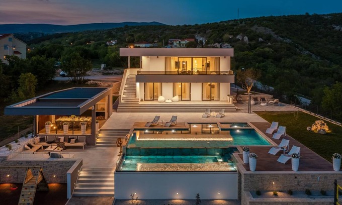 Citluk Villa | 480 m² Villa ∙ 6 bedrooms ∙ 12 guests