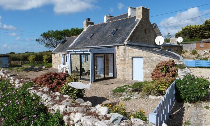 Plouhinec House | 481-Fisherman's cottage, 180° sea view, near beaches.