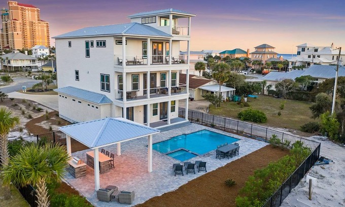 Gulf Pines House | 483 m² House ∙ 6 bedrooms ∙ 24 guests