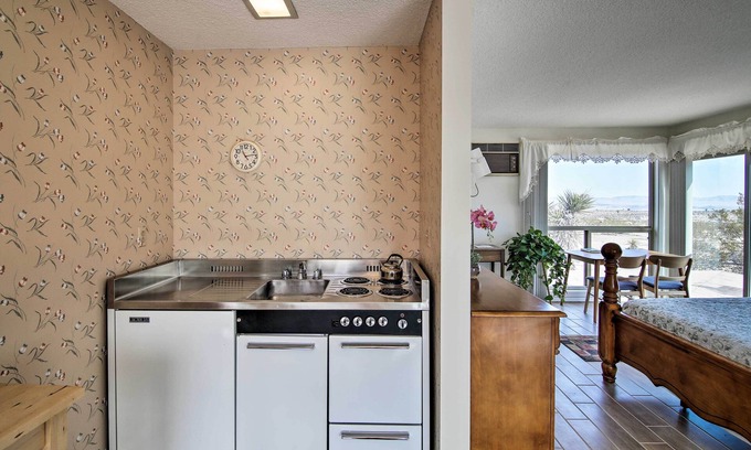 Twentynine Palms Apartment | 49 Palms Oasis Escape' - Mins to Joshua Tree