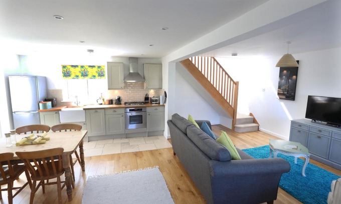 Lyme Regis Apartment | 4a Dolphin Close