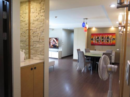 Khlong Toei Nuea Apartment | 4B-Short-term rental allowed-2BRs Downtown Bangkok
