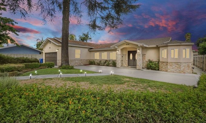 El Monte House | 4B4BCharming Designer House 24HSelf CheckIn Free P