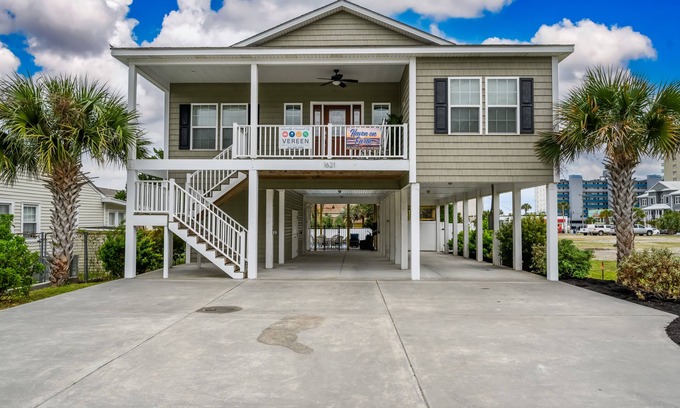 Crescent Beach House | 4BD Pet Friendly-Private Pool and Hot Tub-Walk 2 Beach