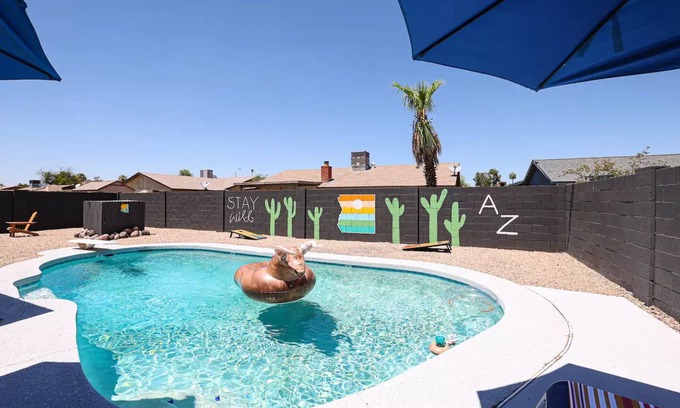 Glendale House | 4bd pool house, bbq & games