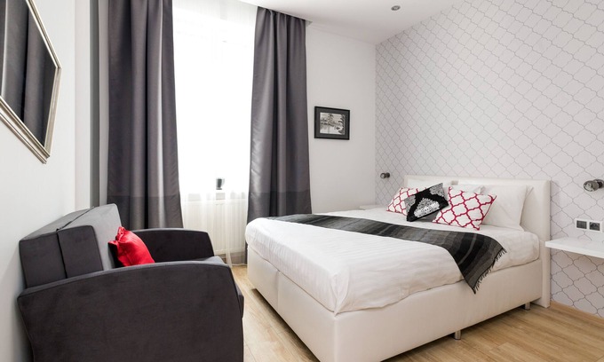 Kazimierz Apartment | 4bdr, 4bth - air-con, with extra rooms, excellent location, 155sqm