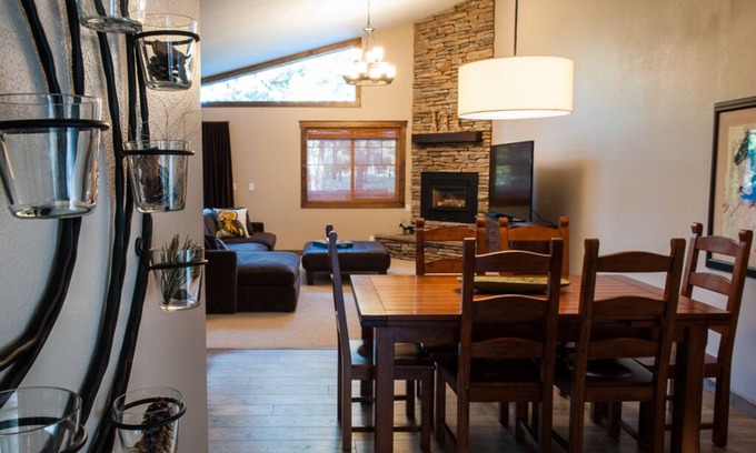 Deer Park House | 4BR (2 masters!)/3Bath with central A/C, TESLA charger