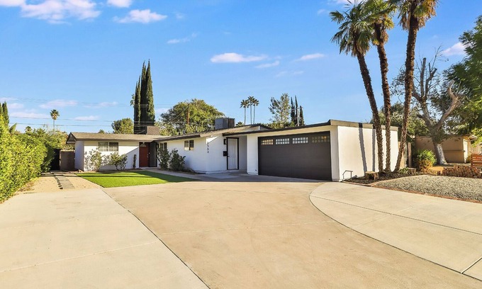 Winnetka House | 4BR 2BR All Inclusive Warner Grove for Relocation Fast Wi-Fi, Yard, Parking