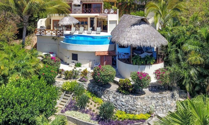 North End House | 4BR, 5BA, Sunset Ocean Views, Heated infinity Pool, Great Wi-Fi, Private Villa