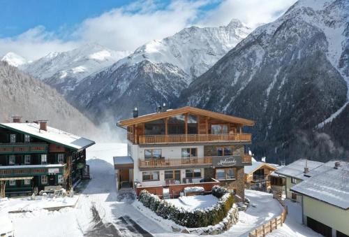 Soelden Villa | 4BR Amazing Next to the ski slops Chalet