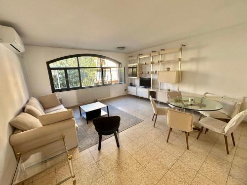 Kiryat Shmuel Apartment | 4BR Best Location in Jerusalem