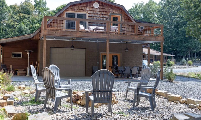 Flat Top Cabin | 4BR Cabin | Scenic Fall Views & Rafting Aventures
