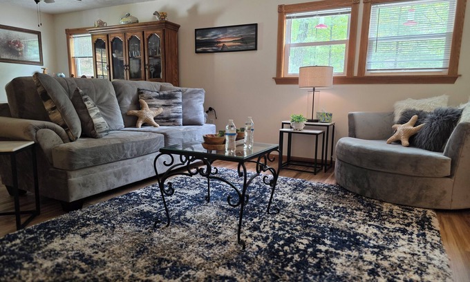 Mayfield House | 4BR Home, King Bed, Arcade, By Lake, 7mi to Airport