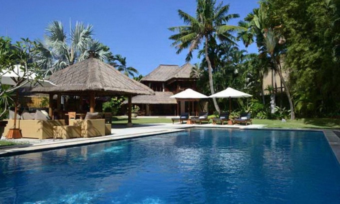Legian Villa | 4BR Luxury Large Villa - 8Min Walk To Legian Beach!