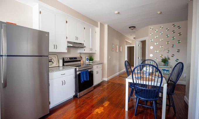 Yachting Village Apartment | 4BR on Thames St /Perfect for Bachelorette Party