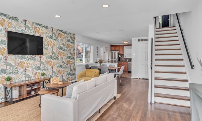 Seminary Hill House | 4BR Tropical Oasis, Free Parking