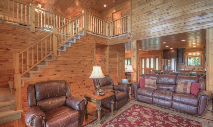 Seven Devils Cabin | 4BR, Views, Hot Tub, Pool Table, Fire Pit, 2 King Suites, Close to Banner Elk, Boone, Ski Sugar