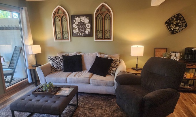Notch Estates Condo | 4BR Walk-in ~ Near SDC ~ 2 Pools ~ FREE TICKETS INCLUDED! (CR7/8)